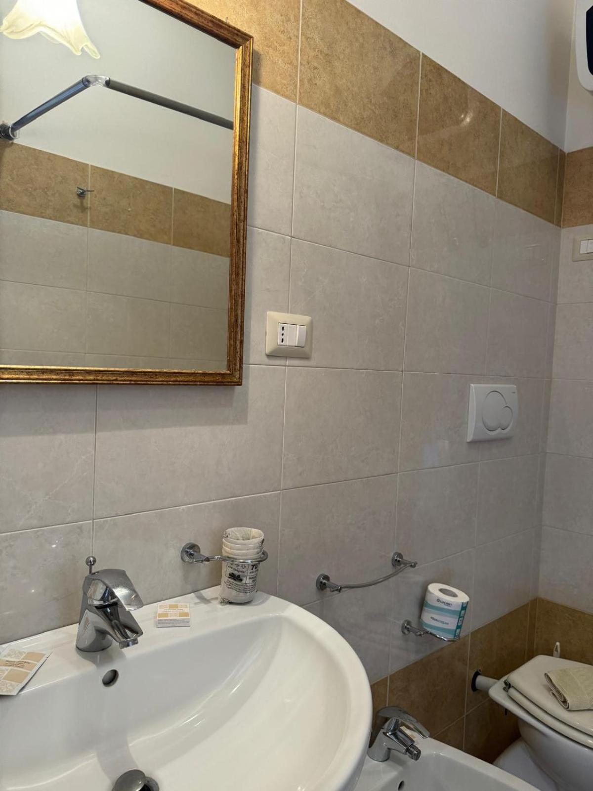Case Vacanze Di Isabella Stoia Giardini-Naxos Extérieur photo