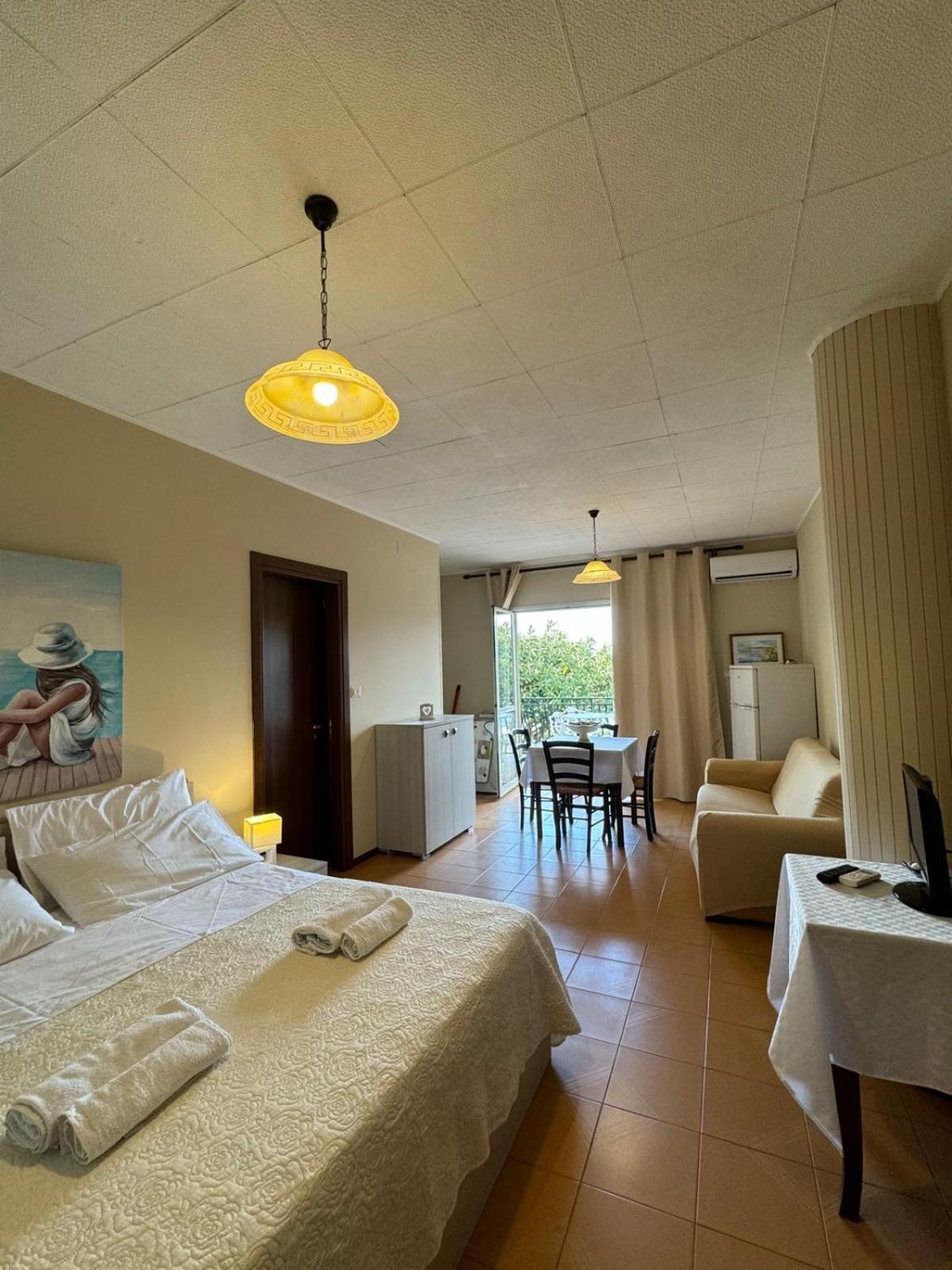 Case Vacanze Di Isabella Stoia Giardini-Naxos Extérieur photo
