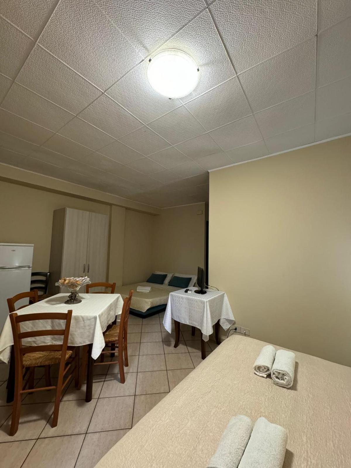 Case Vacanze Di Isabella Stoia Giardini-Naxos Extérieur photo