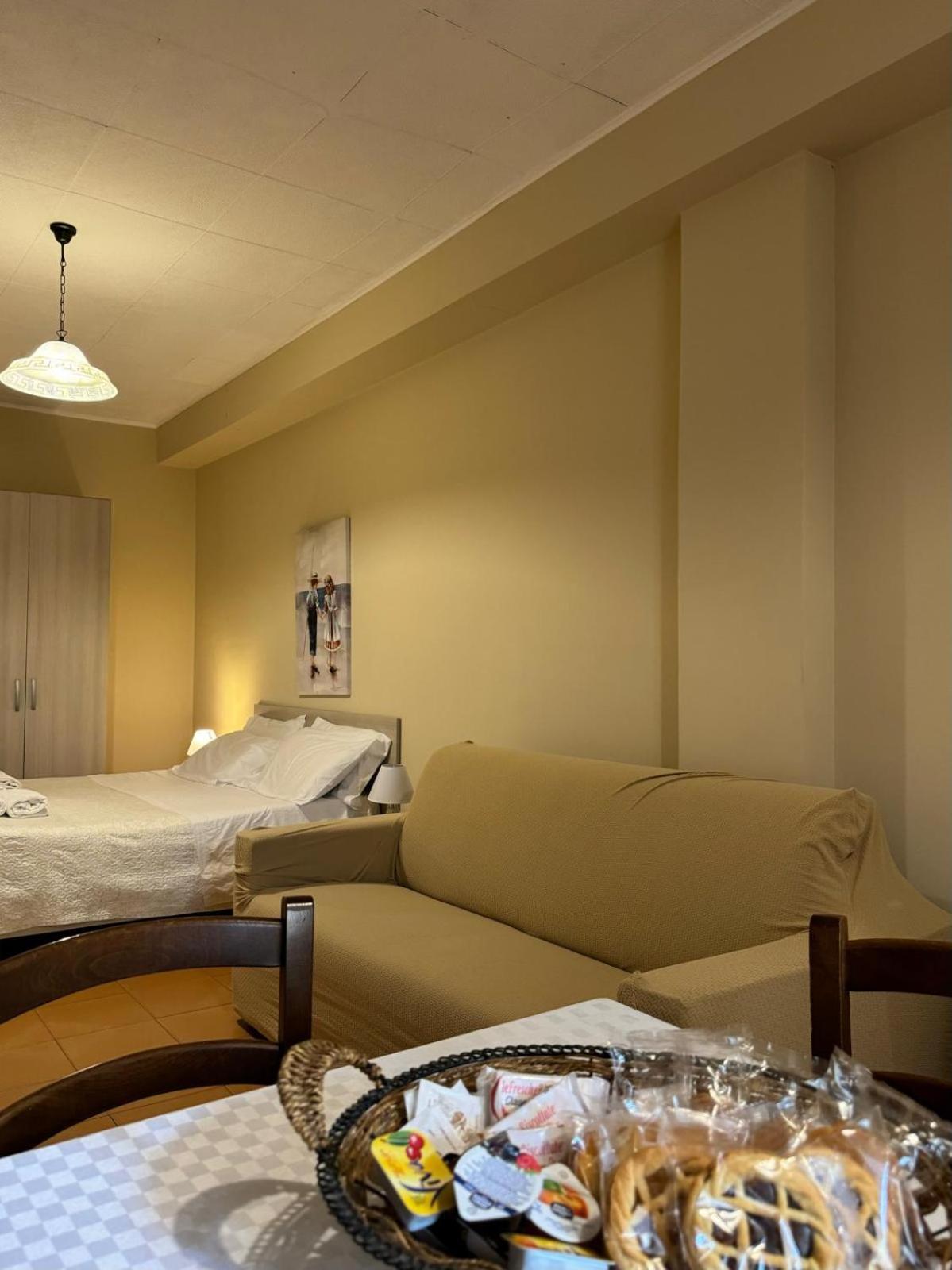 Case Vacanze Di Isabella Stoia Giardini-Naxos Extérieur photo