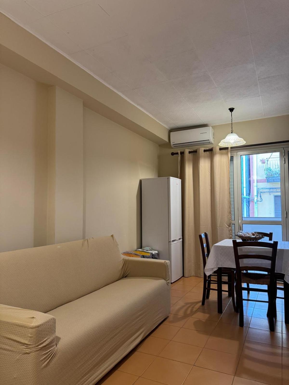 Case Vacanze Di Isabella Stoia Giardini-Naxos Extérieur photo
