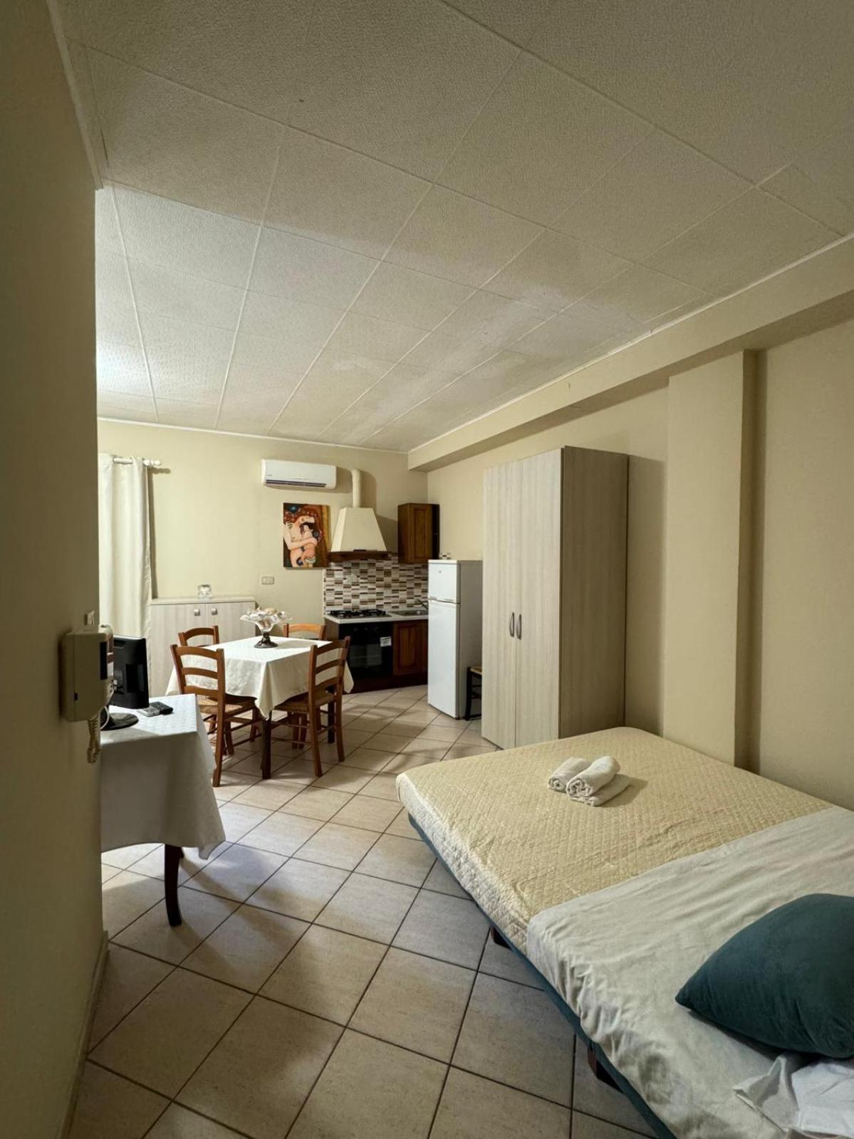 Case Vacanze Di Isabella Stoia Giardini-Naxos Extérieur photo